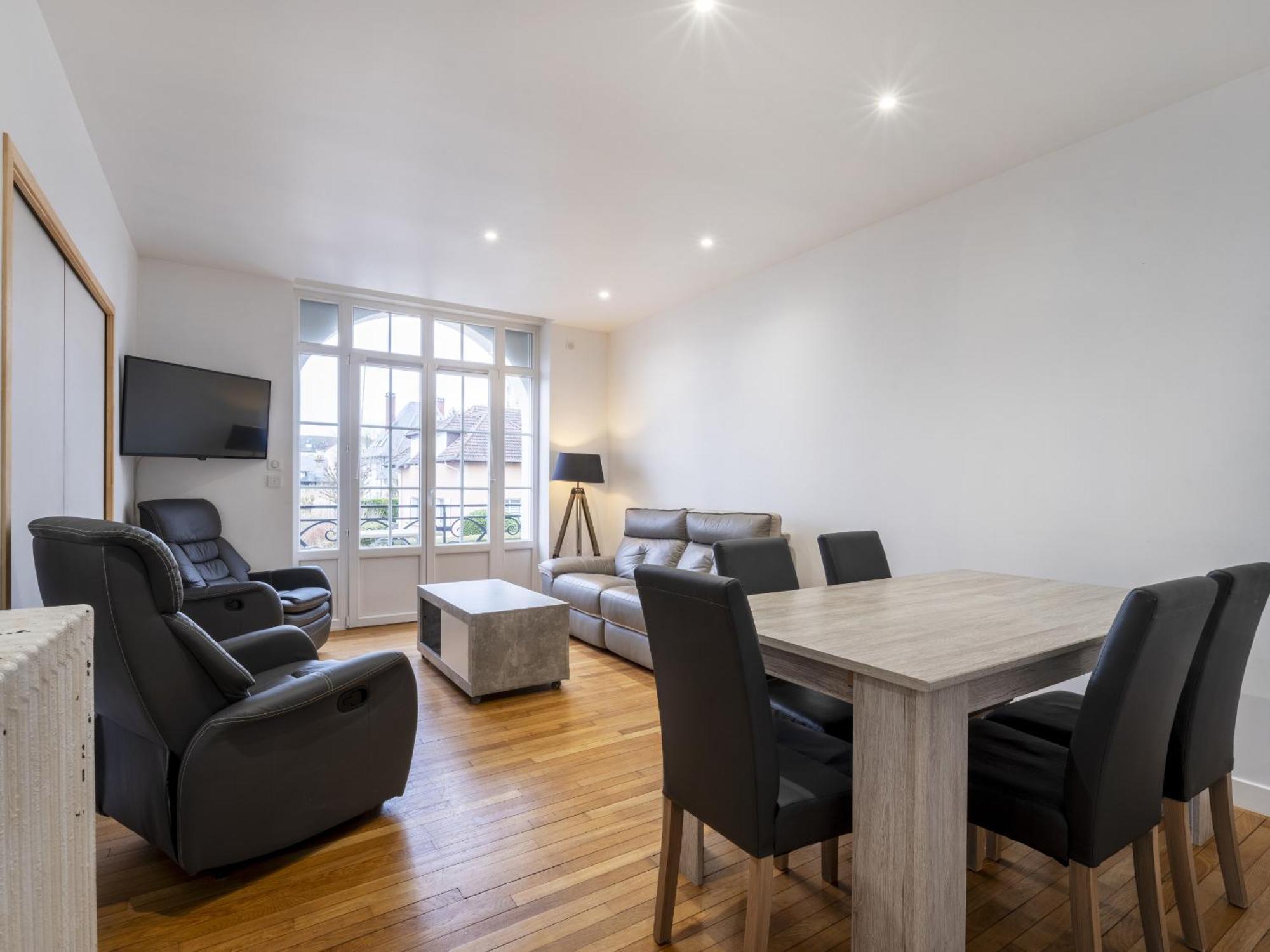 Louis Quartier Des Lilas Apartment