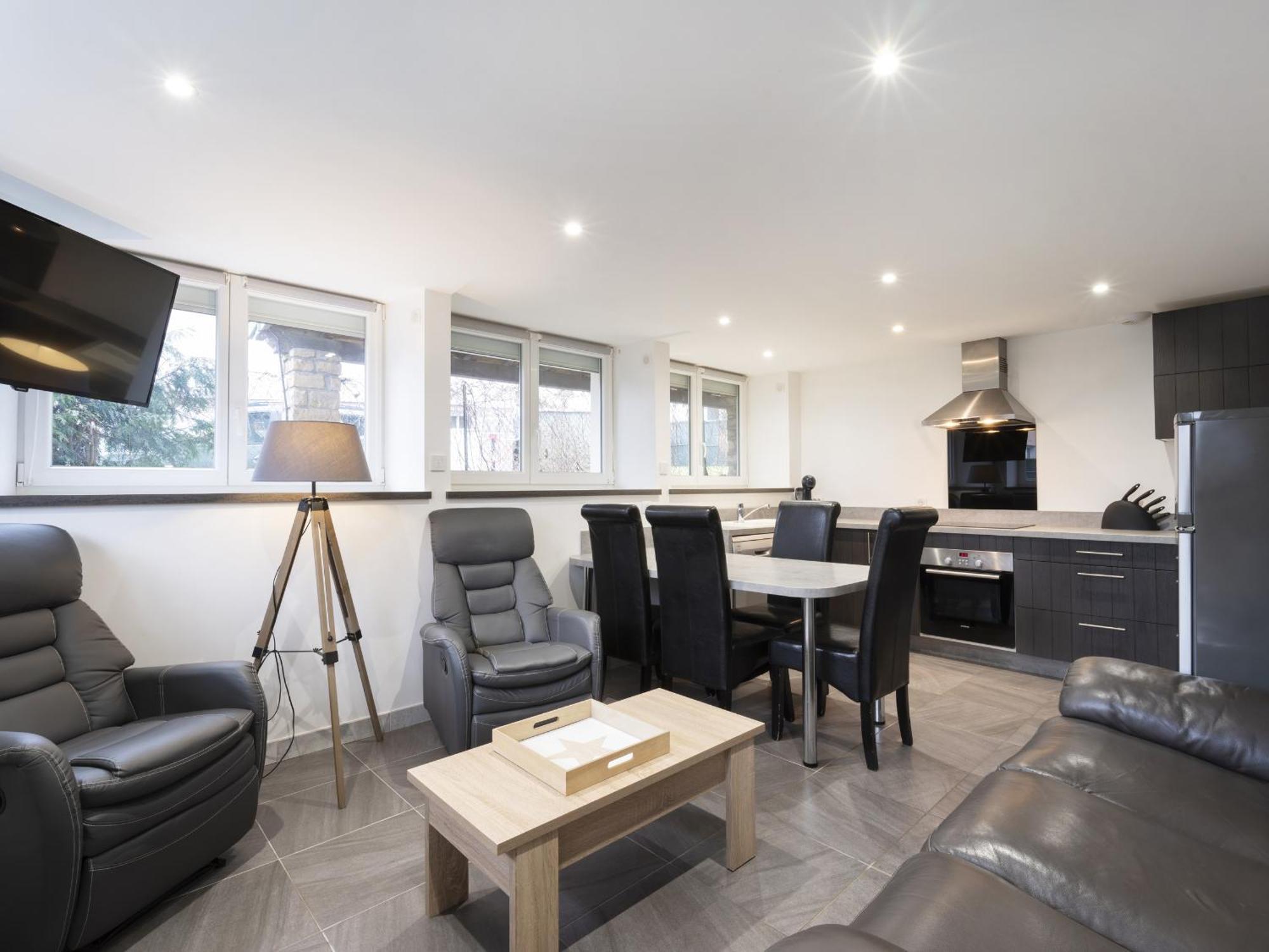 Louis Quartier Des Lilas Apartment
